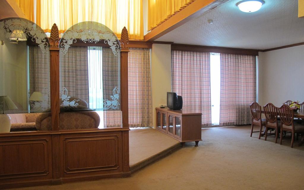Rimpao Hotel Kalasin Δωμάτιο φωτογραφία
