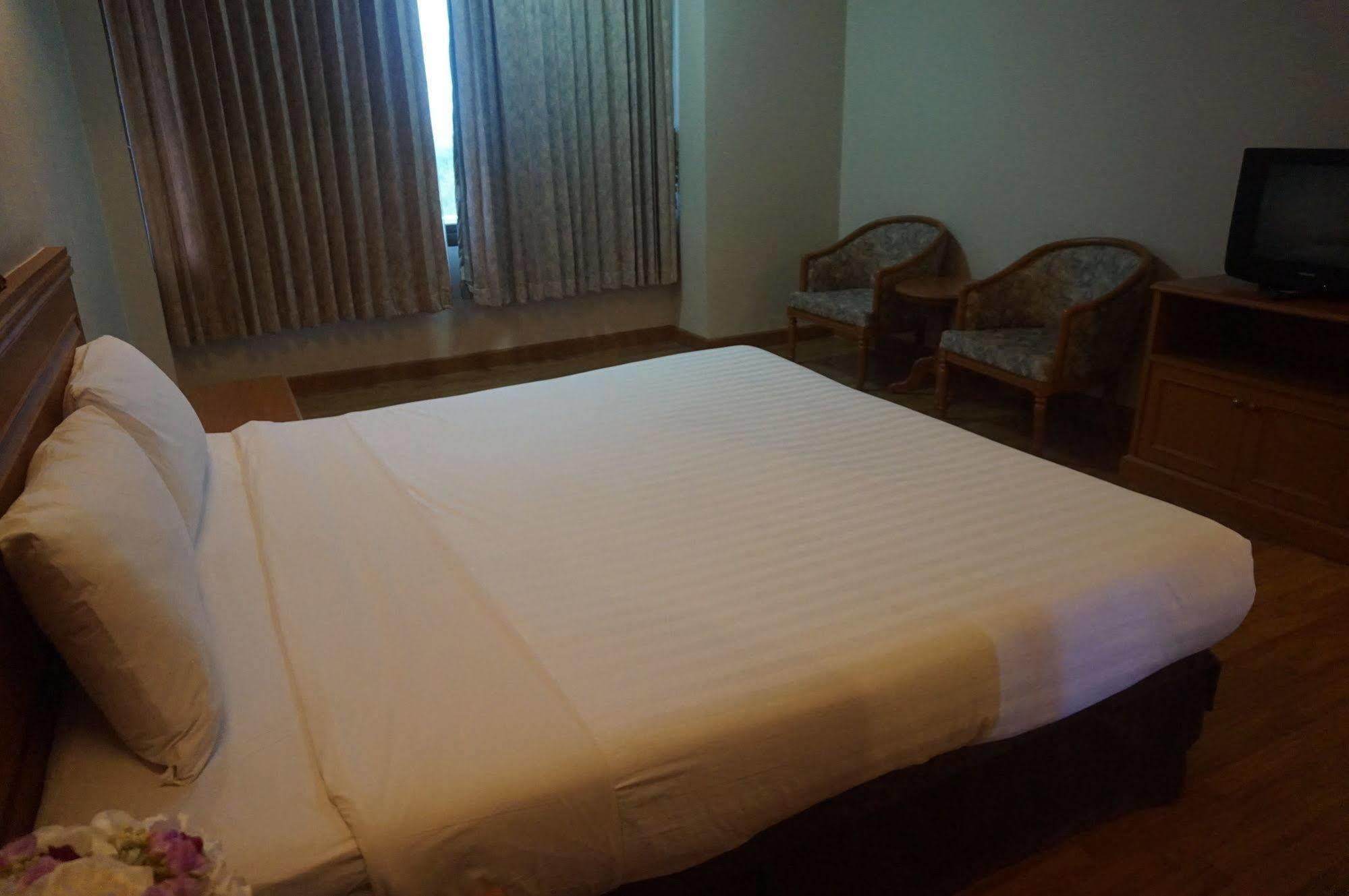 Rimpao Hotel Kalasin Εξωτερικό φωτογραφία